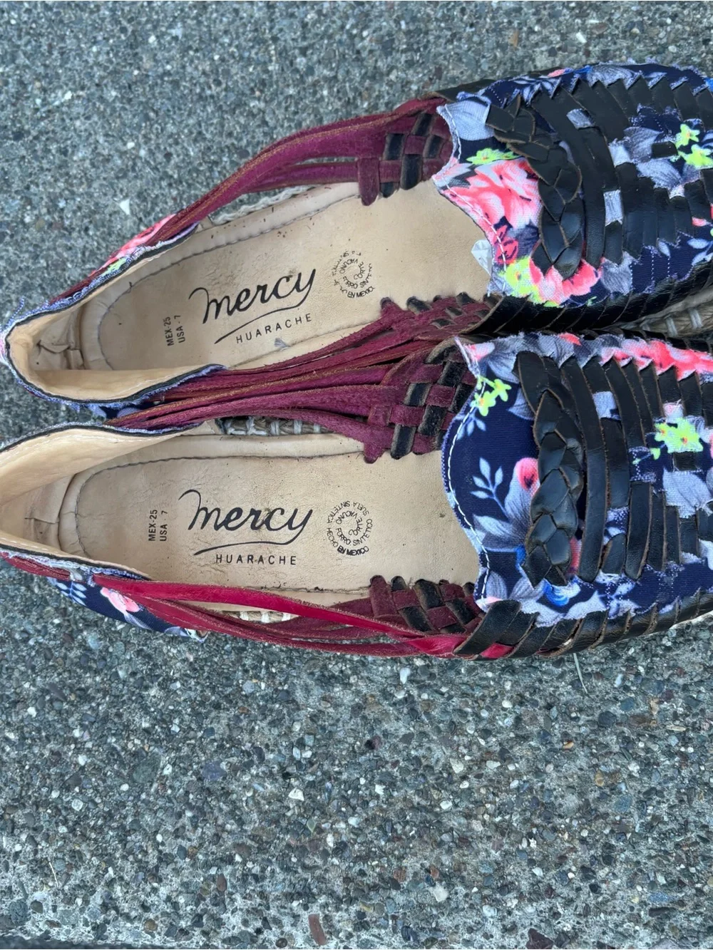 Mercy Mexican huarache leather size 7 black floral